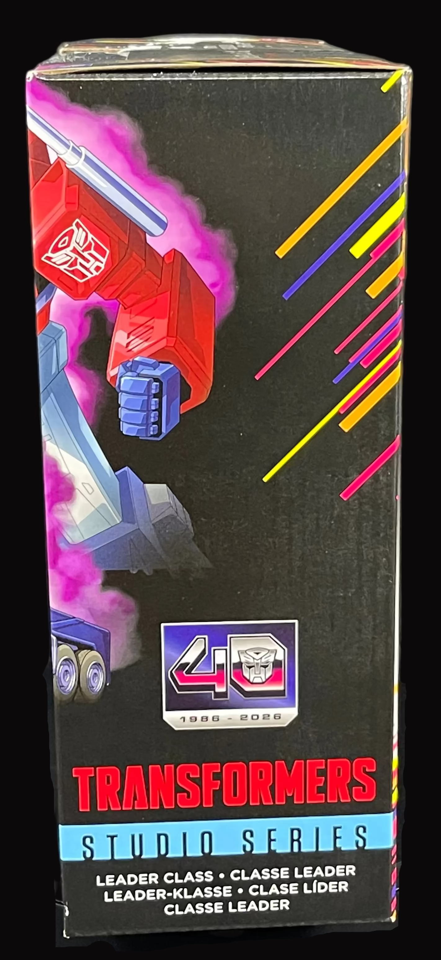Transformers Studio Series MTMTE Collection Transformers OPTIMUS PRIME IN HAND Damaged Box