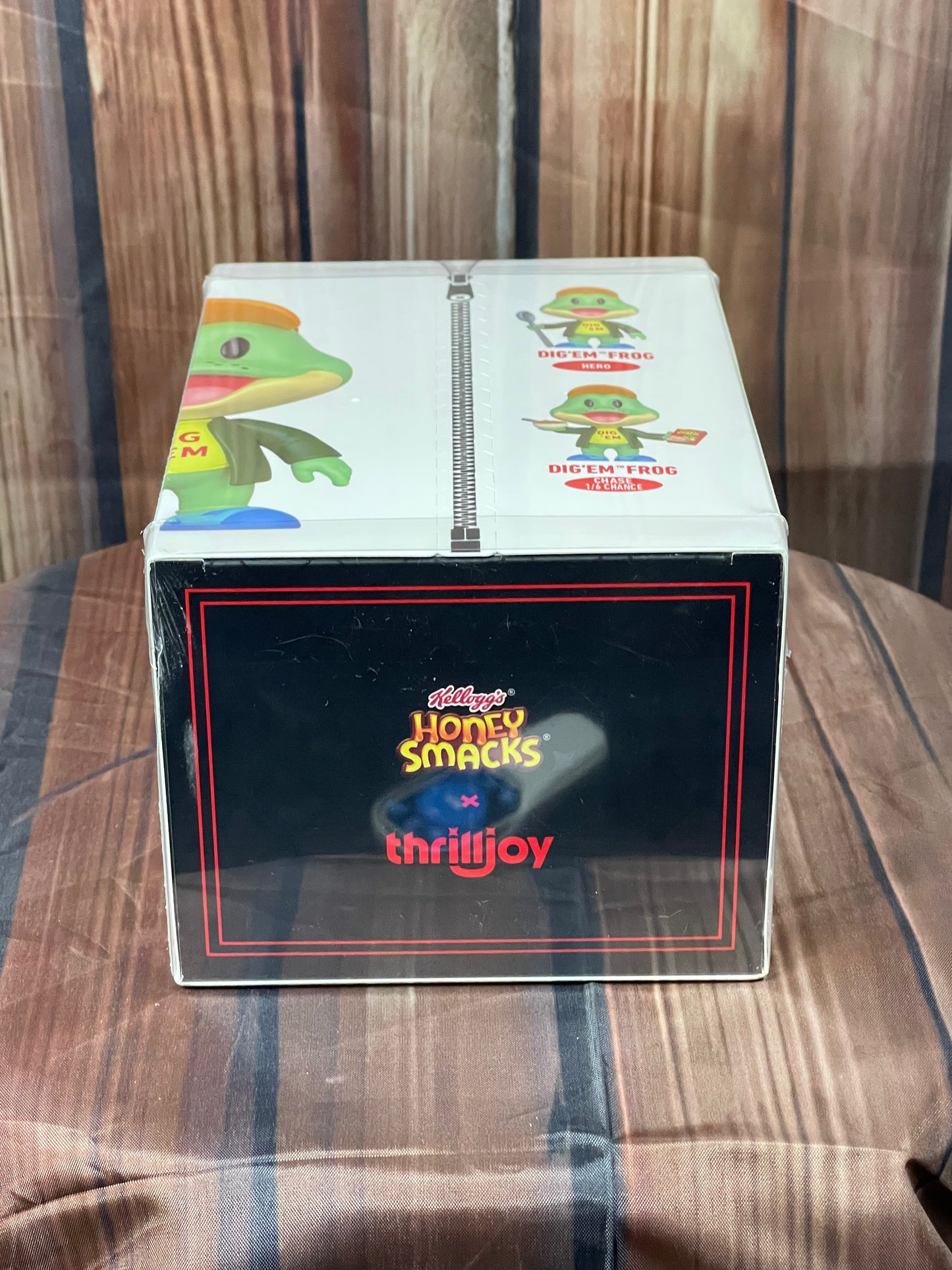 ThrillJoy Honey Smacks Dig Em Frog Corporate Mascot Pix! Vinyl Figure LE5000 Sealed Random Chase