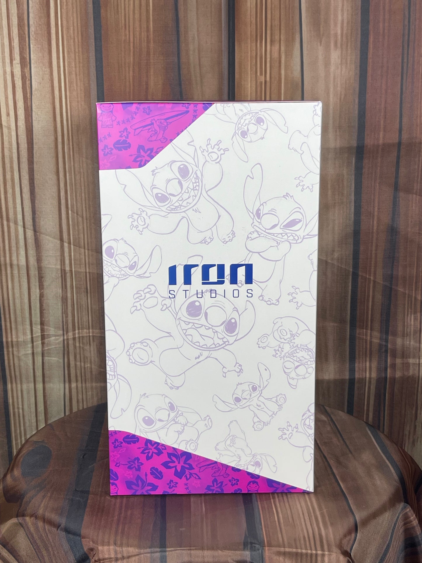 Iron Studios Lilo & Stitch Stitch King of Rock Version 1:10 Art Scale Limited Edition Statue
